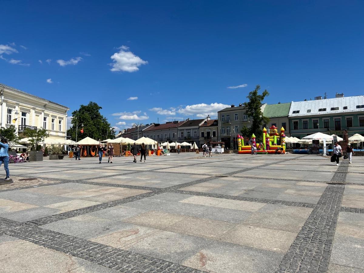 Family Sauna Apartments: Downtown Rynek Centrum Kielce Exterior photo