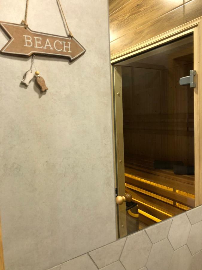 Family Sauna Apartments: Downtown Rynek Centrum Kielce Exterior photo